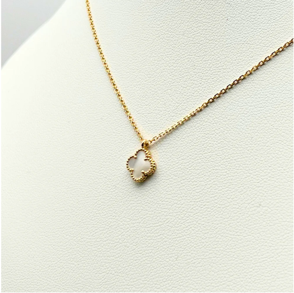 Van Cleef & Arpels Vintage&nbsp; Sweet Alhambra Pendant Mother of Pearl 18K Yellow Gold Yellow Gold