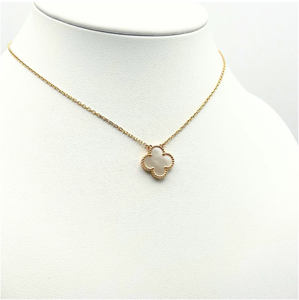 Van Cleef & Arpels Alhambra Pendant – Mother-of-Pearl, 18K Yellow Gold (Pre-Owned)