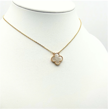 Van Cleef & Arpels Alhambra Pendant – Mother-of-Pearl, 18K Yellow Gold (Pre-Owned)